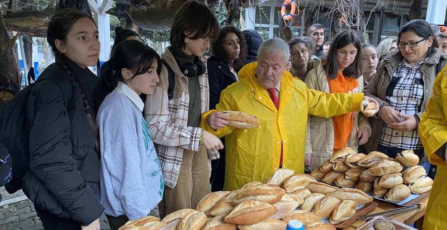  Öğrenciler Kırklareli’nden dev balıkları incelemek için geldi