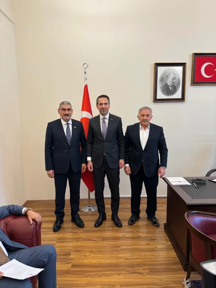 İş İnsanı Sakin Aruk Bakan Bayraktar ile görüştü