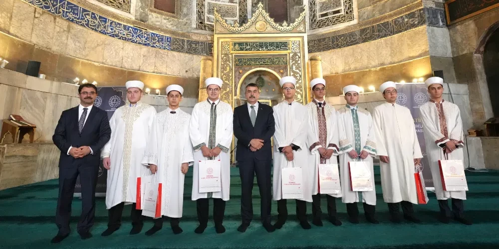 Genç Hatipler Ayasofya’da Yarıştı