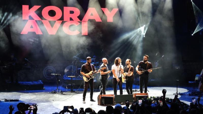 Koray Avcı muhteşem performansıyla festivale damgasını vurdu