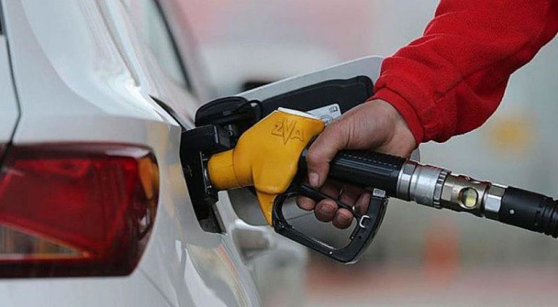 Akaryakıta bir indirim geldi, ikinci yolda! Araç sahiplerine müjde, işte yeni benzin ve motorin fiyatları