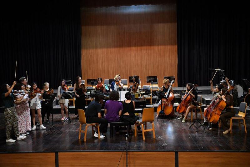 CAMERATA BAROK BEYLİKDÜZÜ’NÜN GENÇ YETENEKLERİYLE BULUŞTU