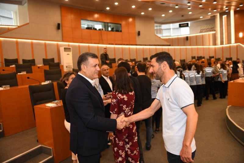 BAŞKAN BOZKURT, PERSONELİYLE TEK TEK BAYRAMLAŞTI