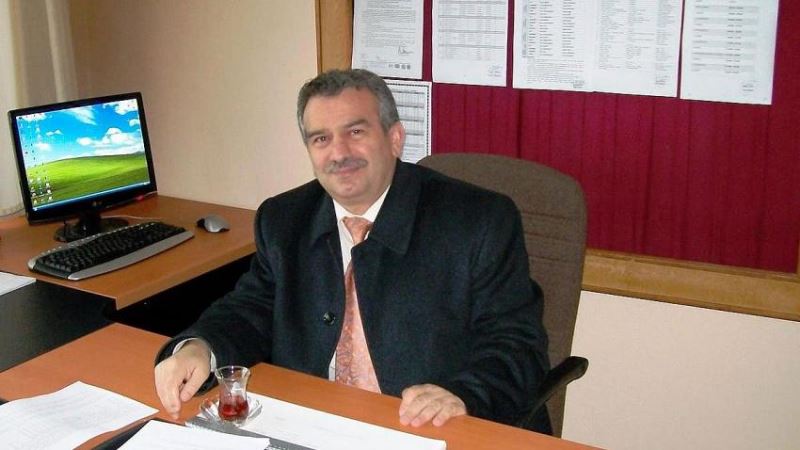 Okul müdürü tepkiler üzerine İmamoğlu paylaşımını sildi